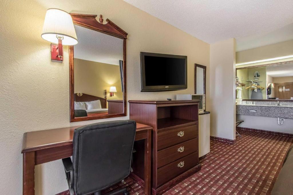 Quality Inn Andalusia Εξωτερικό φωτογραφία