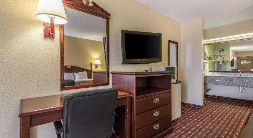 Quality Inn Andalusia Εξωτερικό φωτογραφία